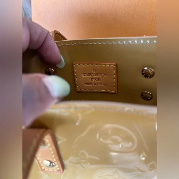 Authentic Louis Vuitton Reade PM - Picture 9 of 10